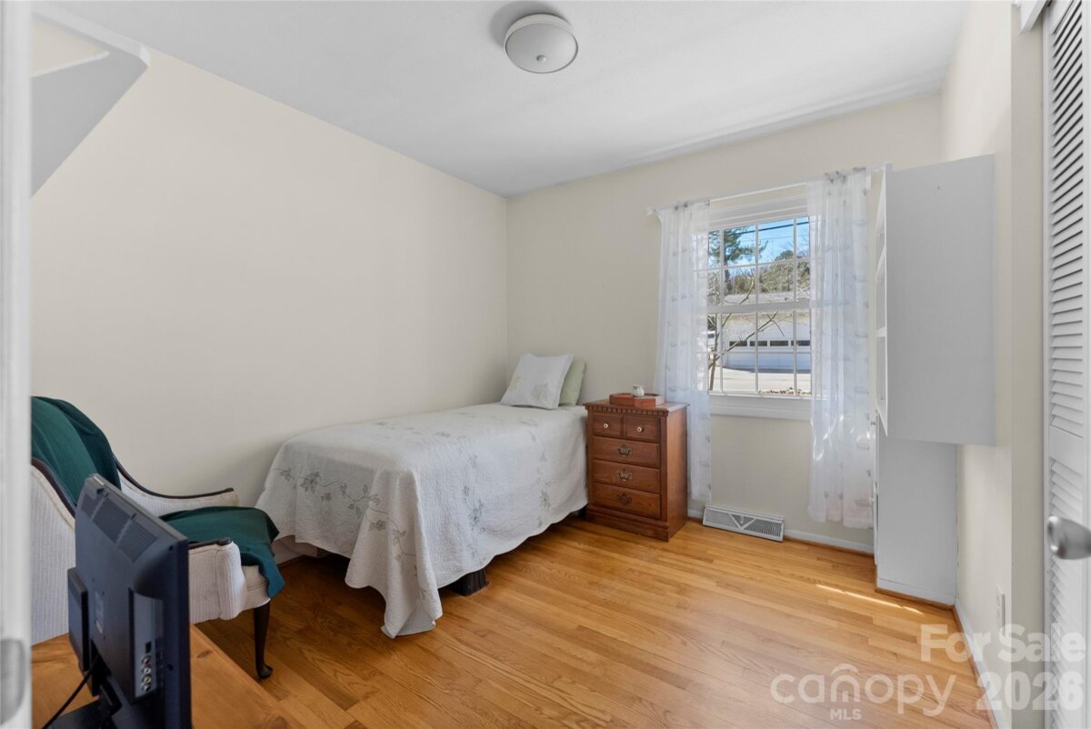 Haw Creek 18 4356172r