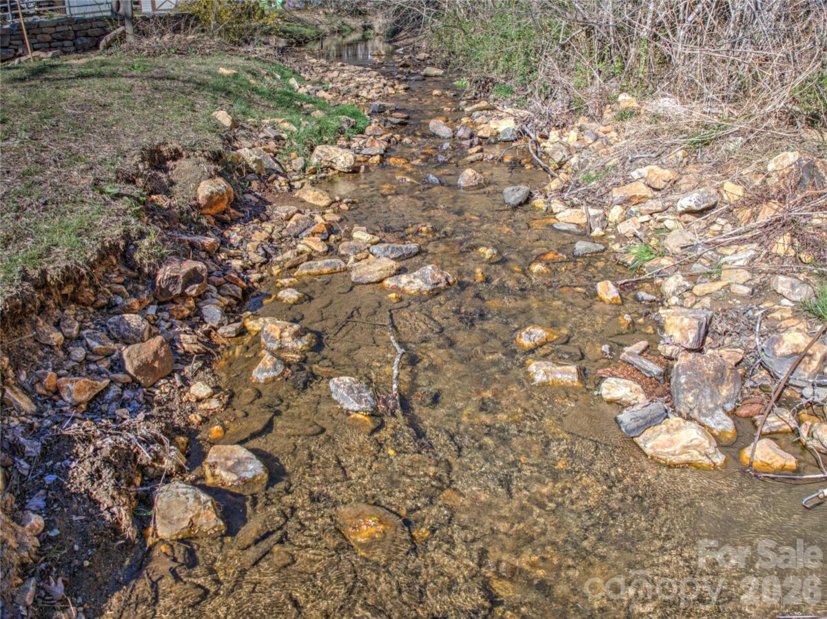 Haw Creek 26 4356172z