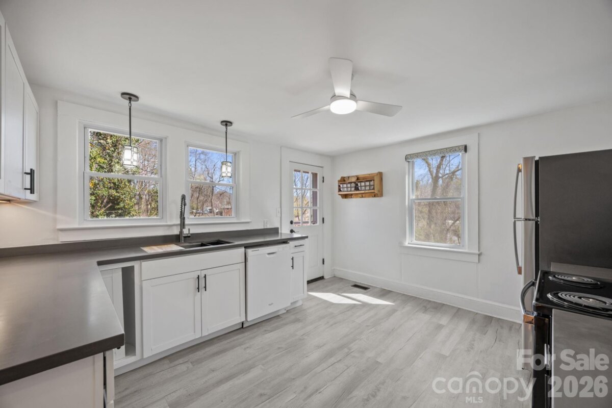 Haw Creek 9 4356211i