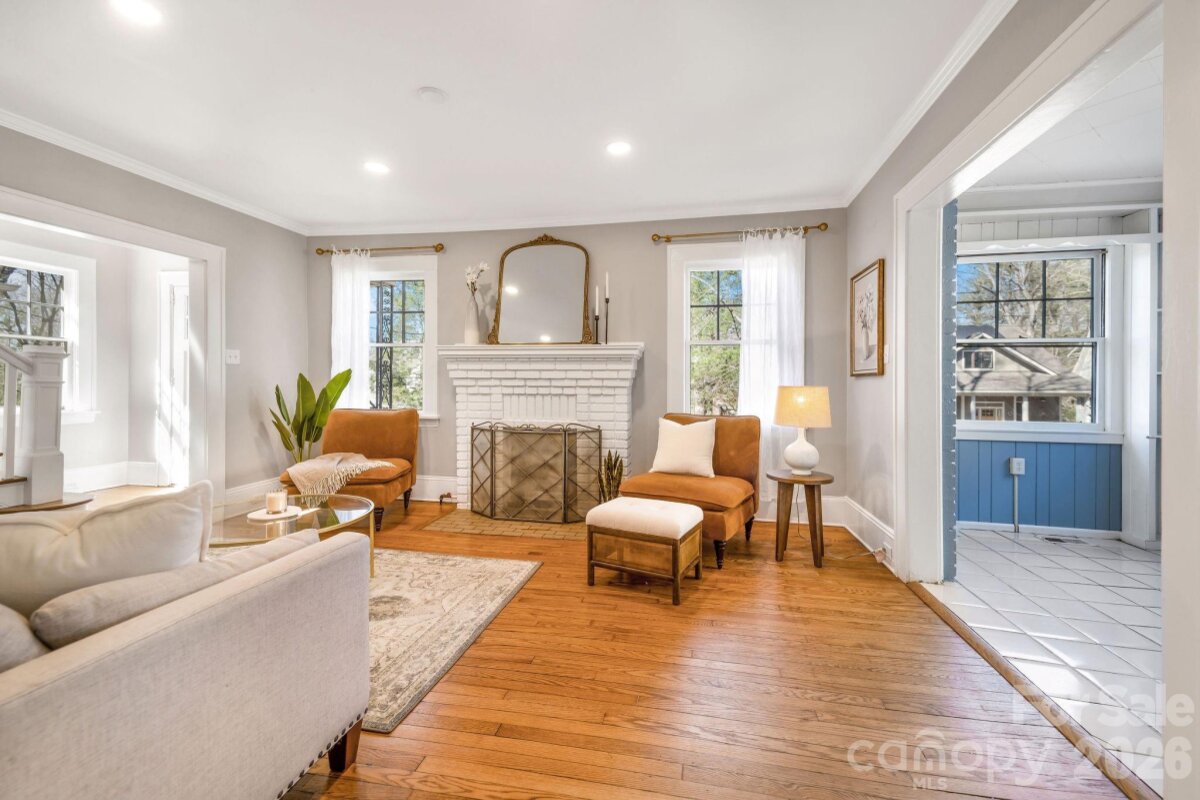 North Asheville 5 4357081c