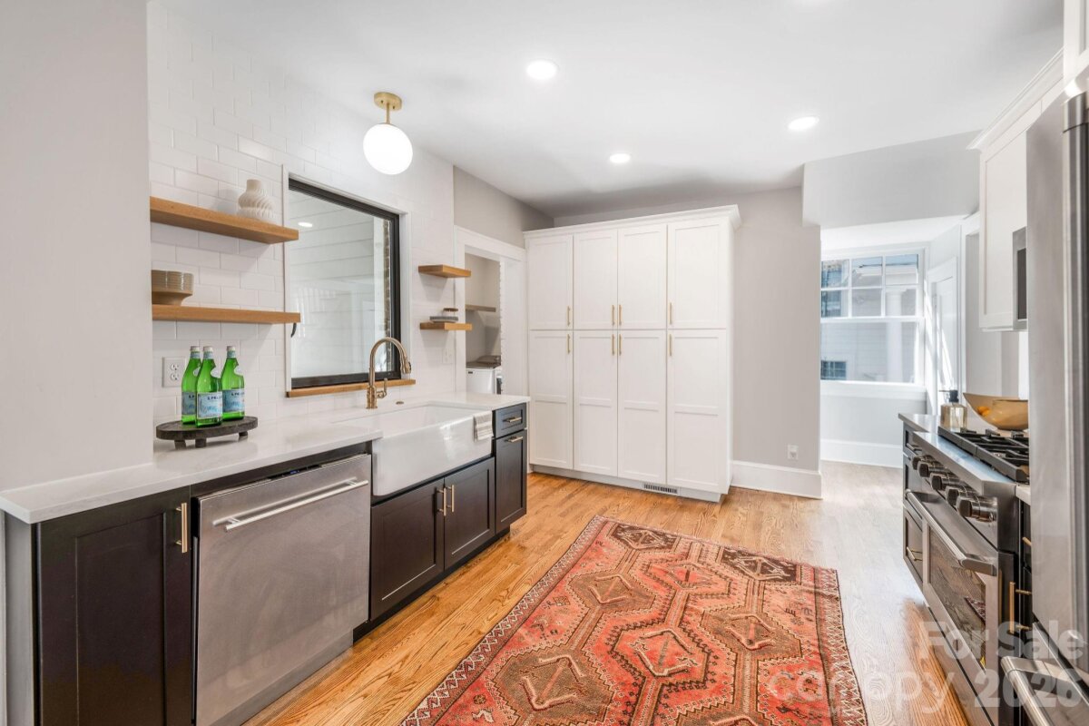 North Asheville 10 4357081h