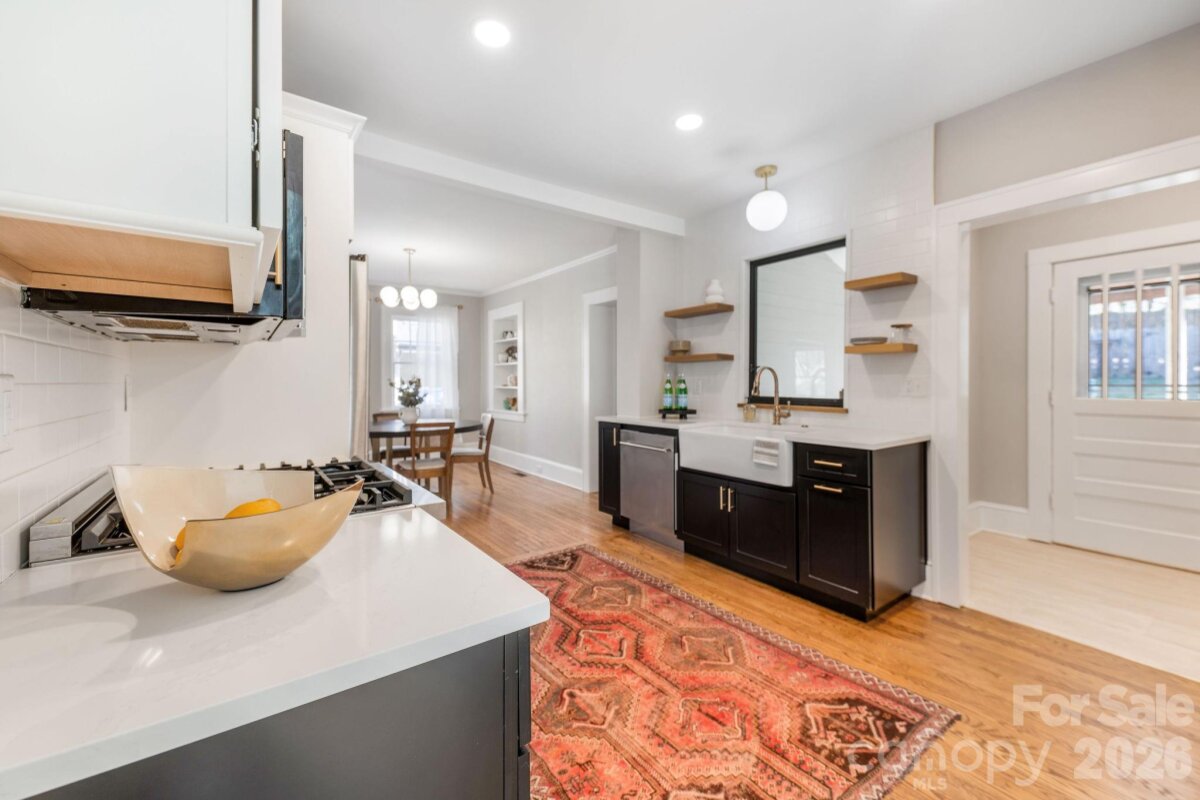 North Asheville 11 4357081i