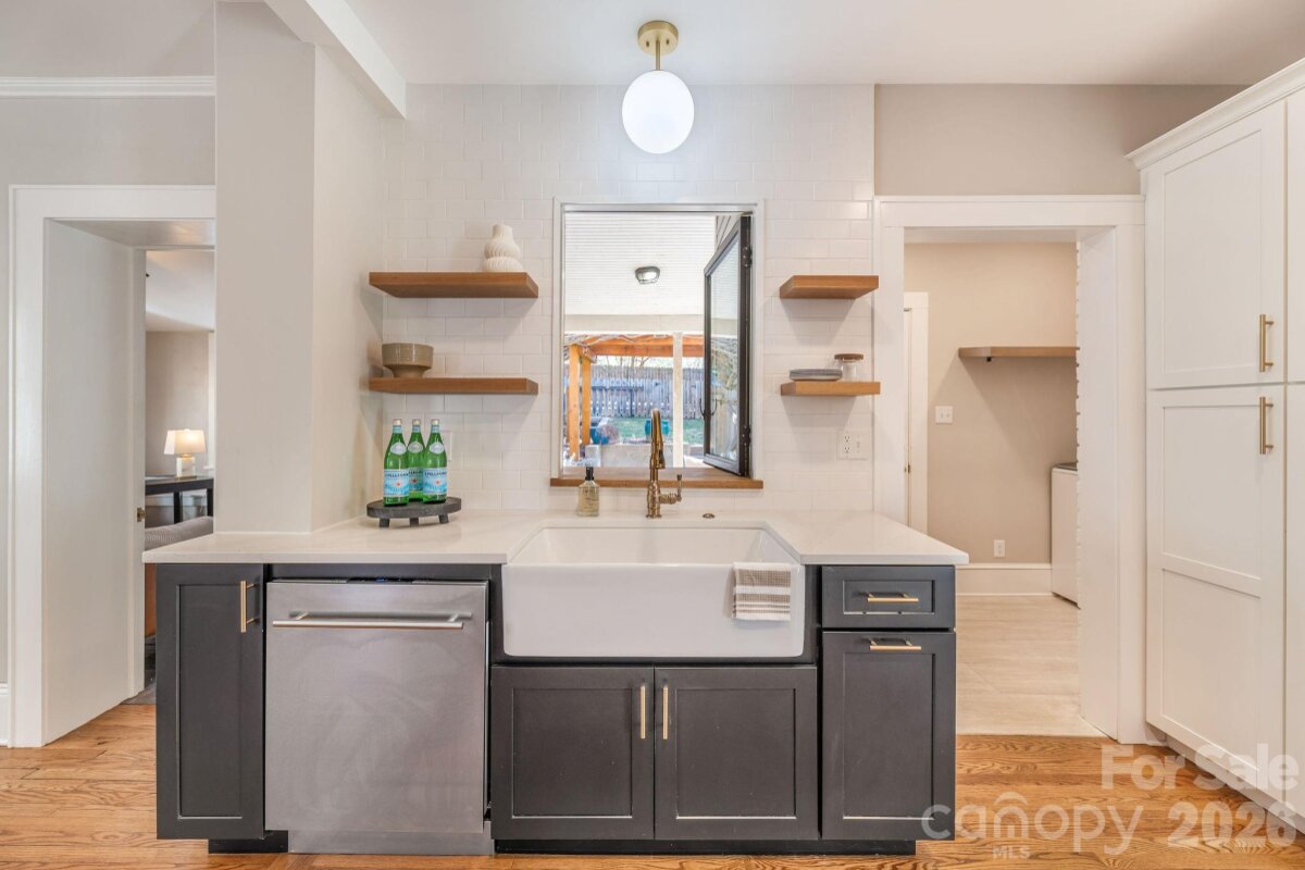 North Asheville 15 4357081m