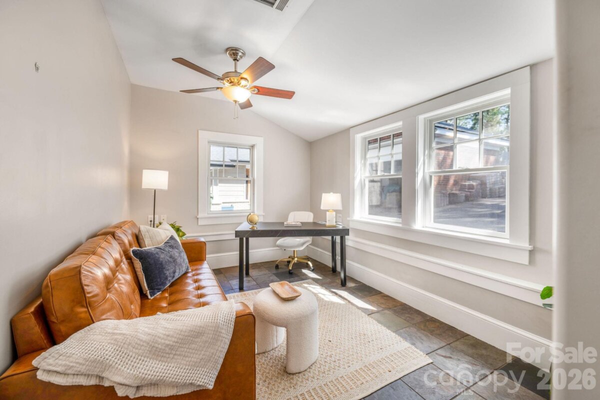 North Asheville 19 4357081q