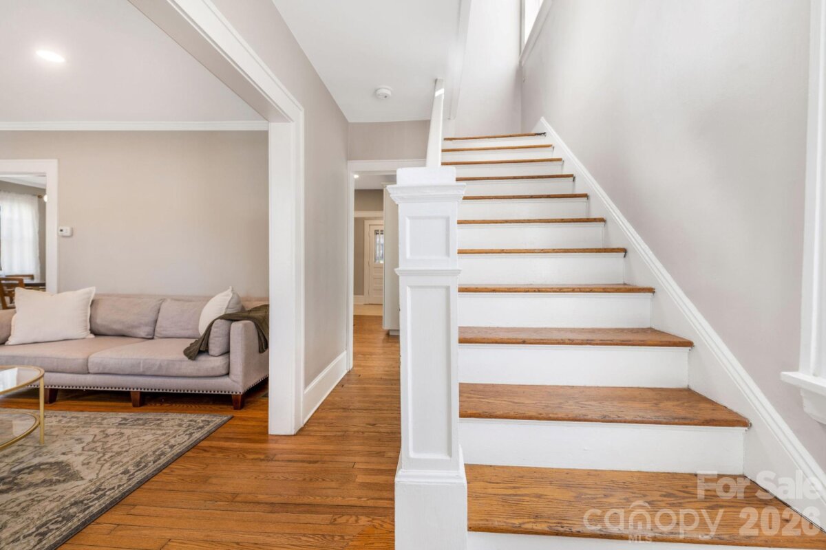 North Asheville 28 4357081z