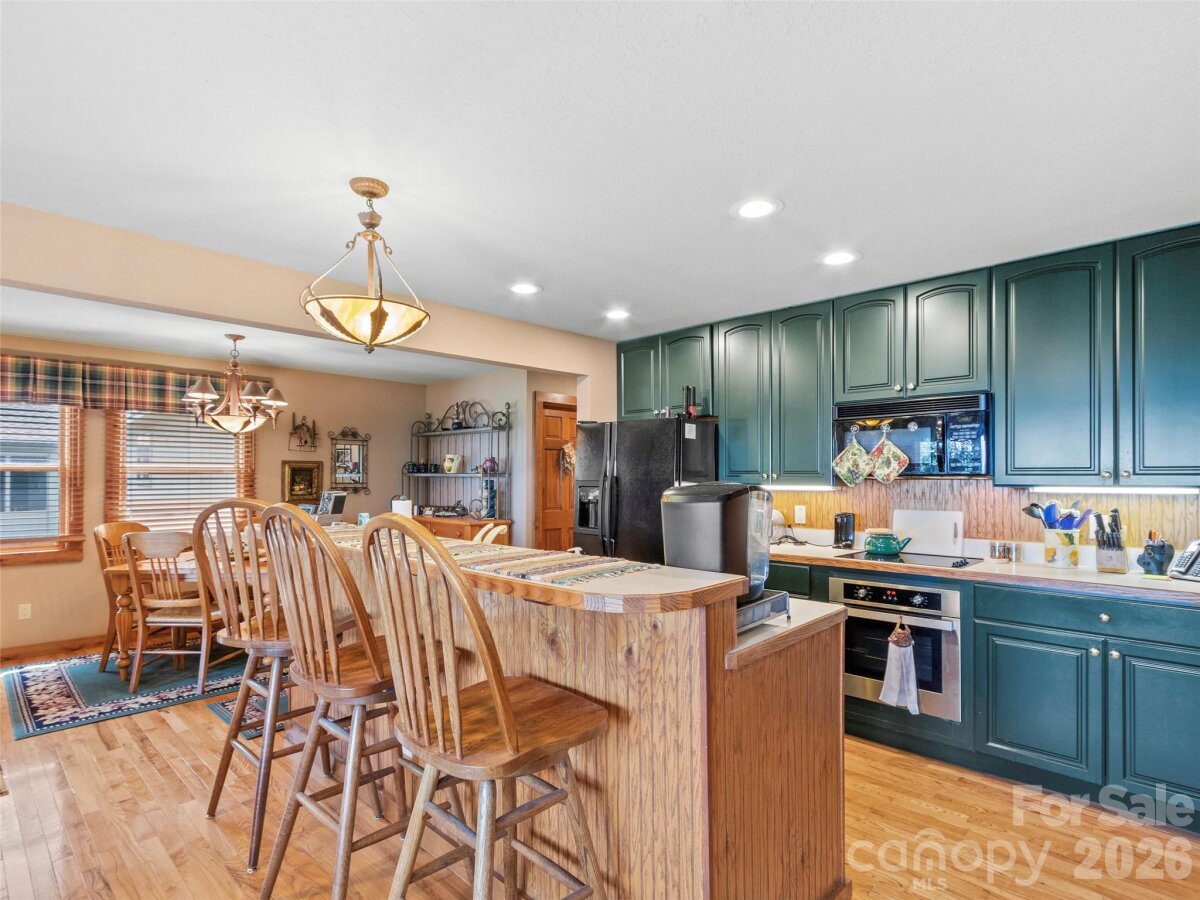 Burnsville 8 4358150h