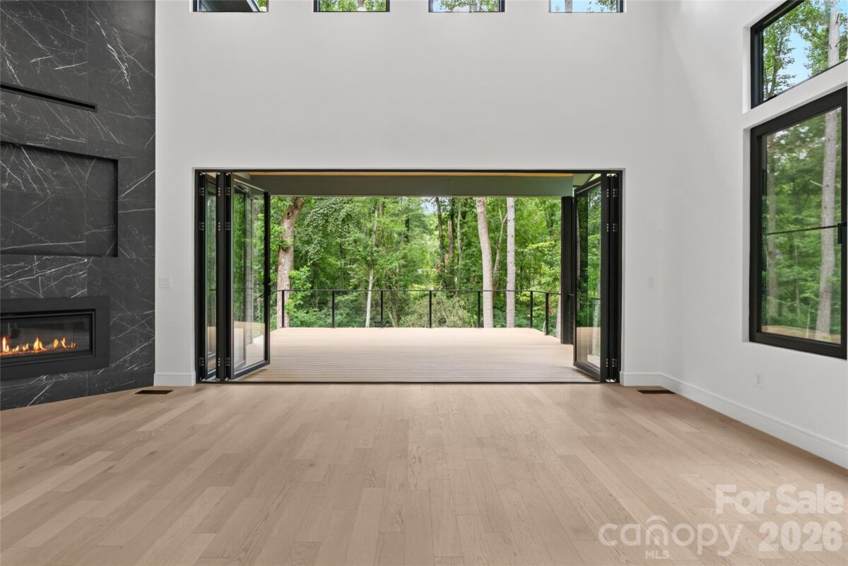 Avery Creek 9 4359151i