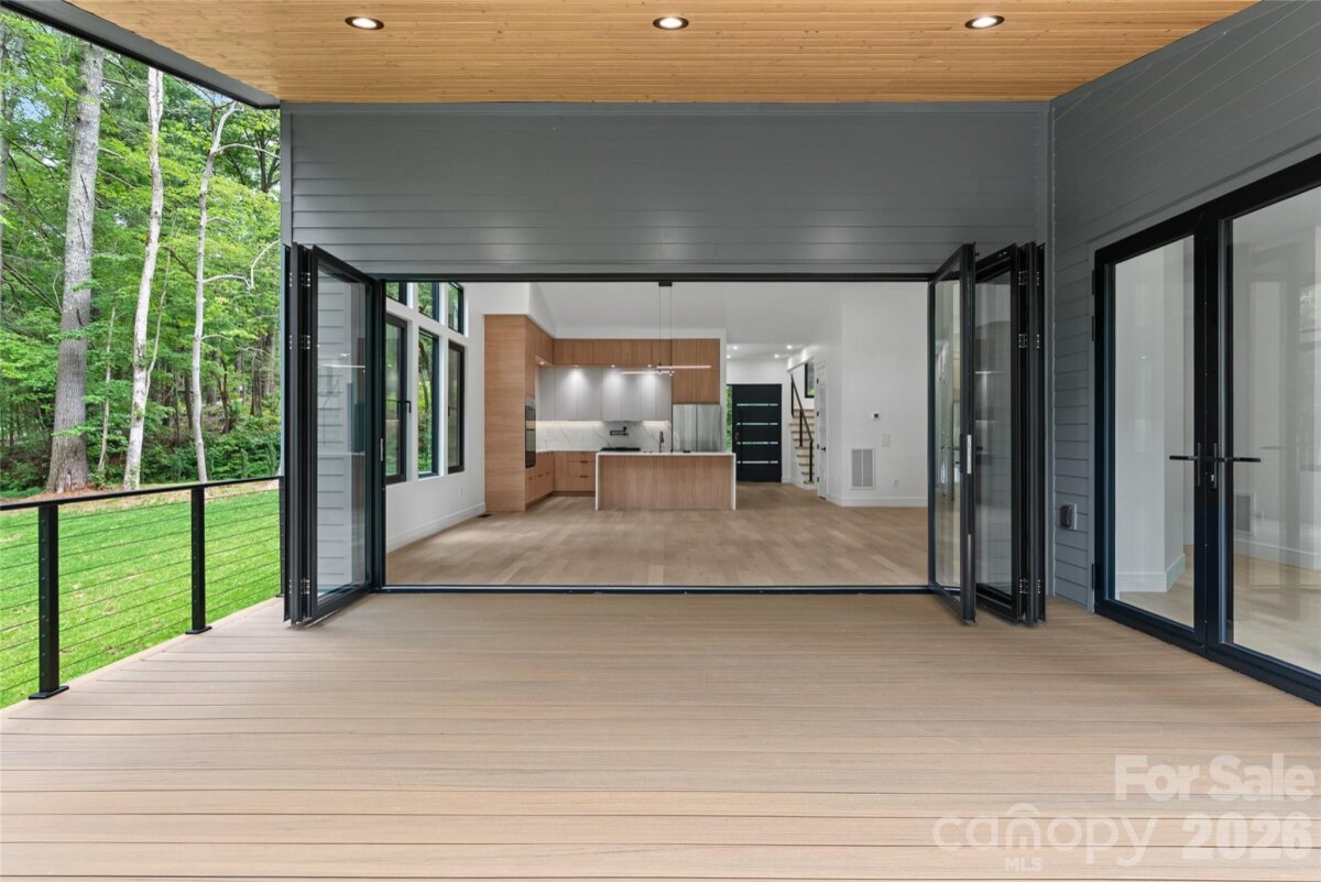 Avery Creek 10 4359151j