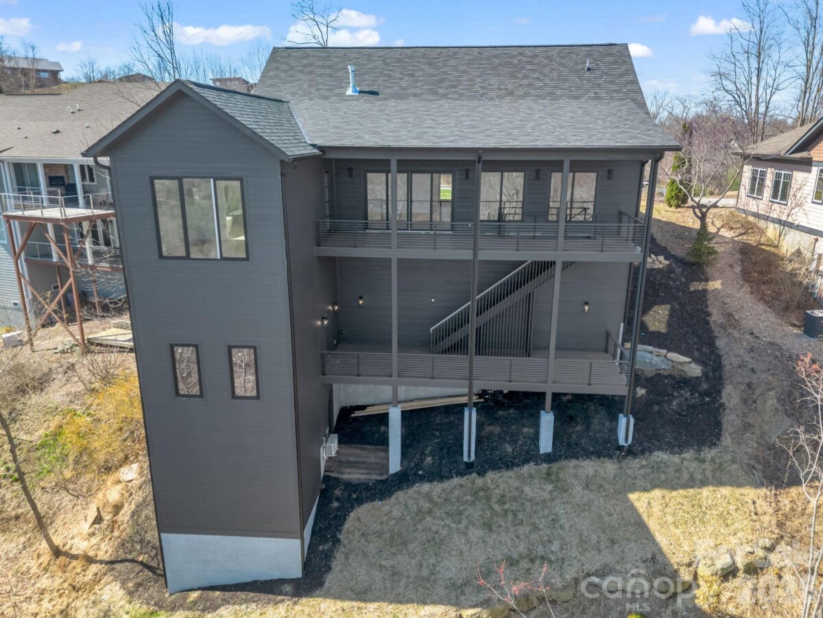 Hendersonville 7 4359602g