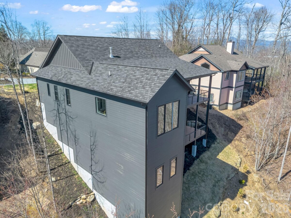 Hendersonville 8 4359602h