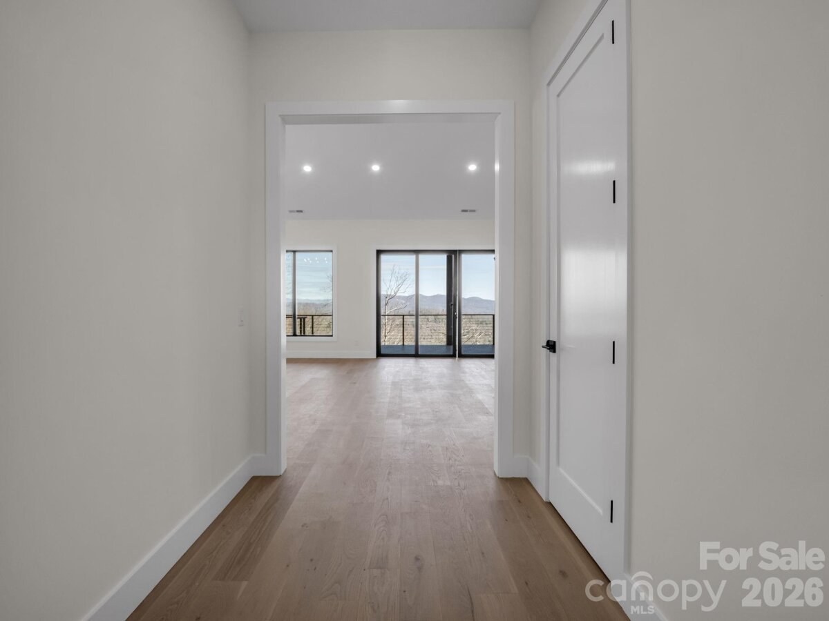 Hendersonville 10 4359602j