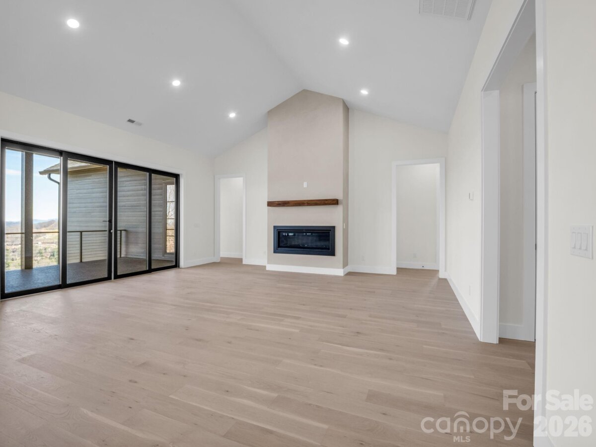 Hendersonville 11 4359602k