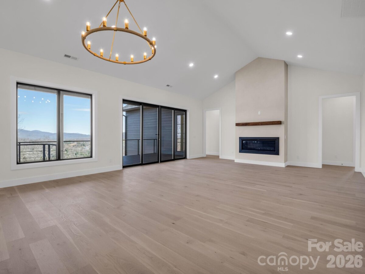 Hendersonville 12 4359602l