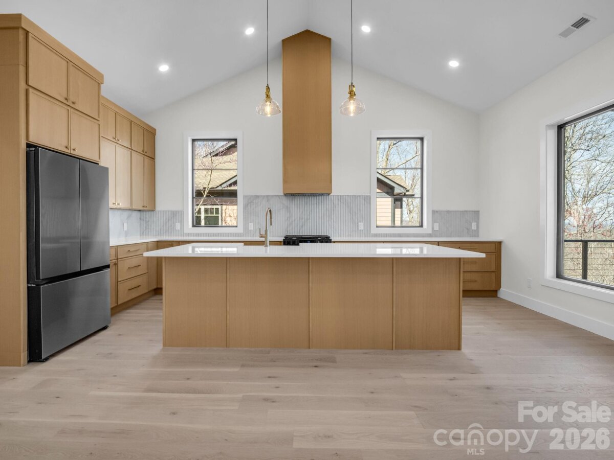 Hendersonville 17 4359602q