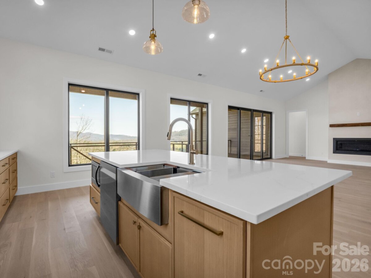 Hendersonville 20 4359602t