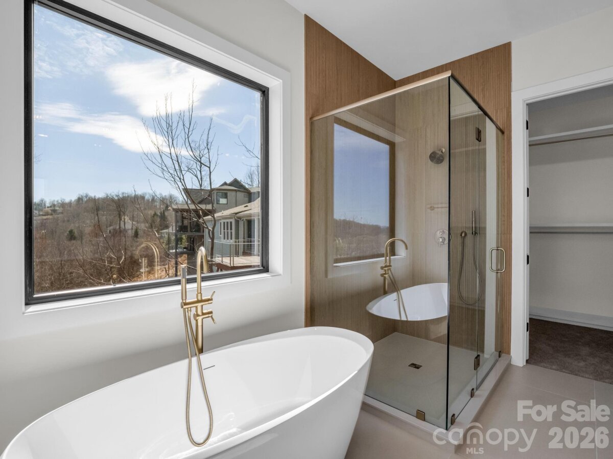 Hendersonville 26 4359602z