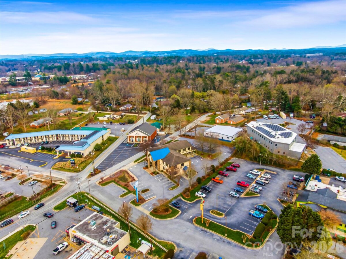 Hendersonville 2 4360527b