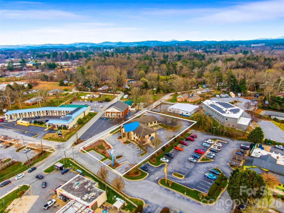 Hendersonville 3 4360527c