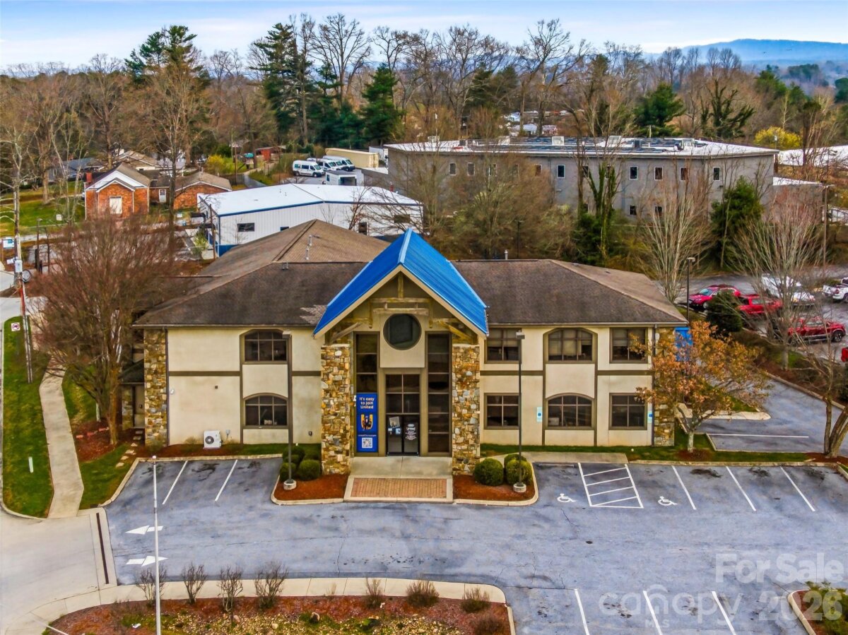 Hendersonville 11 4360527k