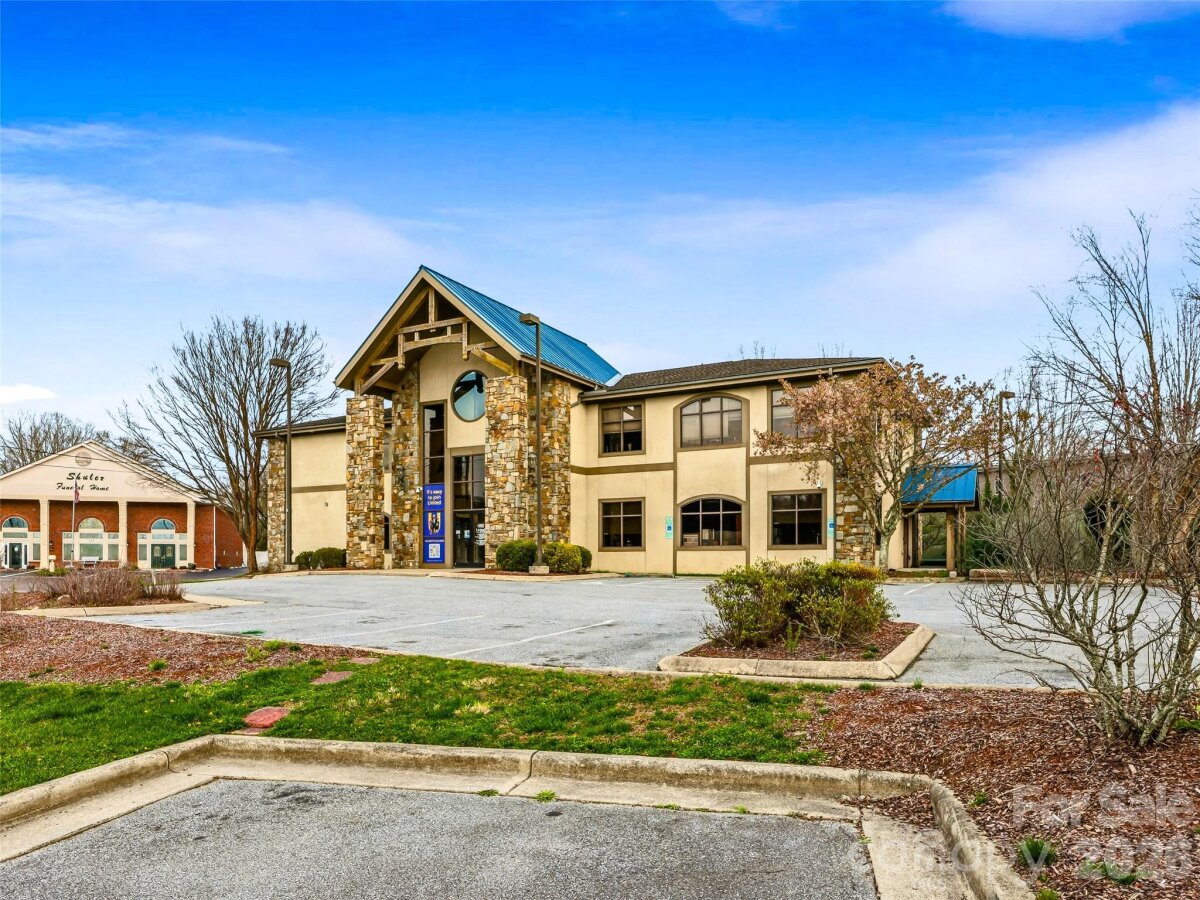 Hendersonville 14 4360527n