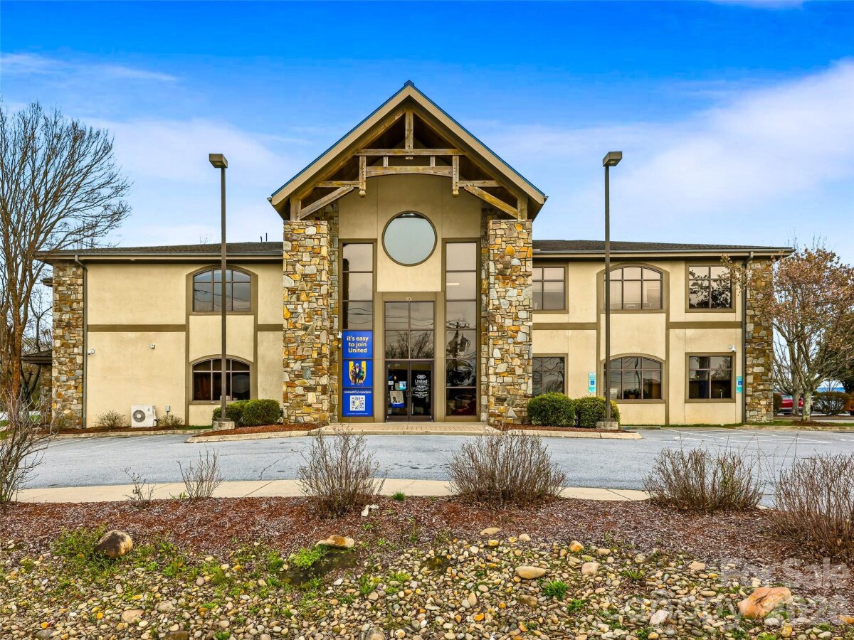 Hendersonville 17 4360527q