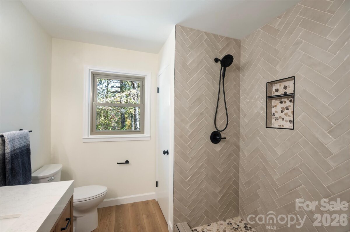 Fairview 30 4361507z