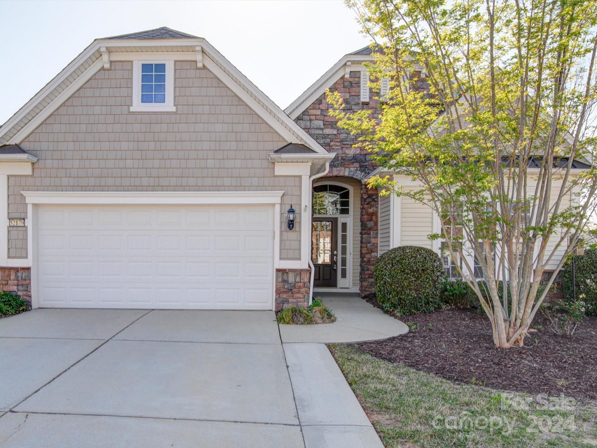 photo of home for sale at 52179 Longspur Lane