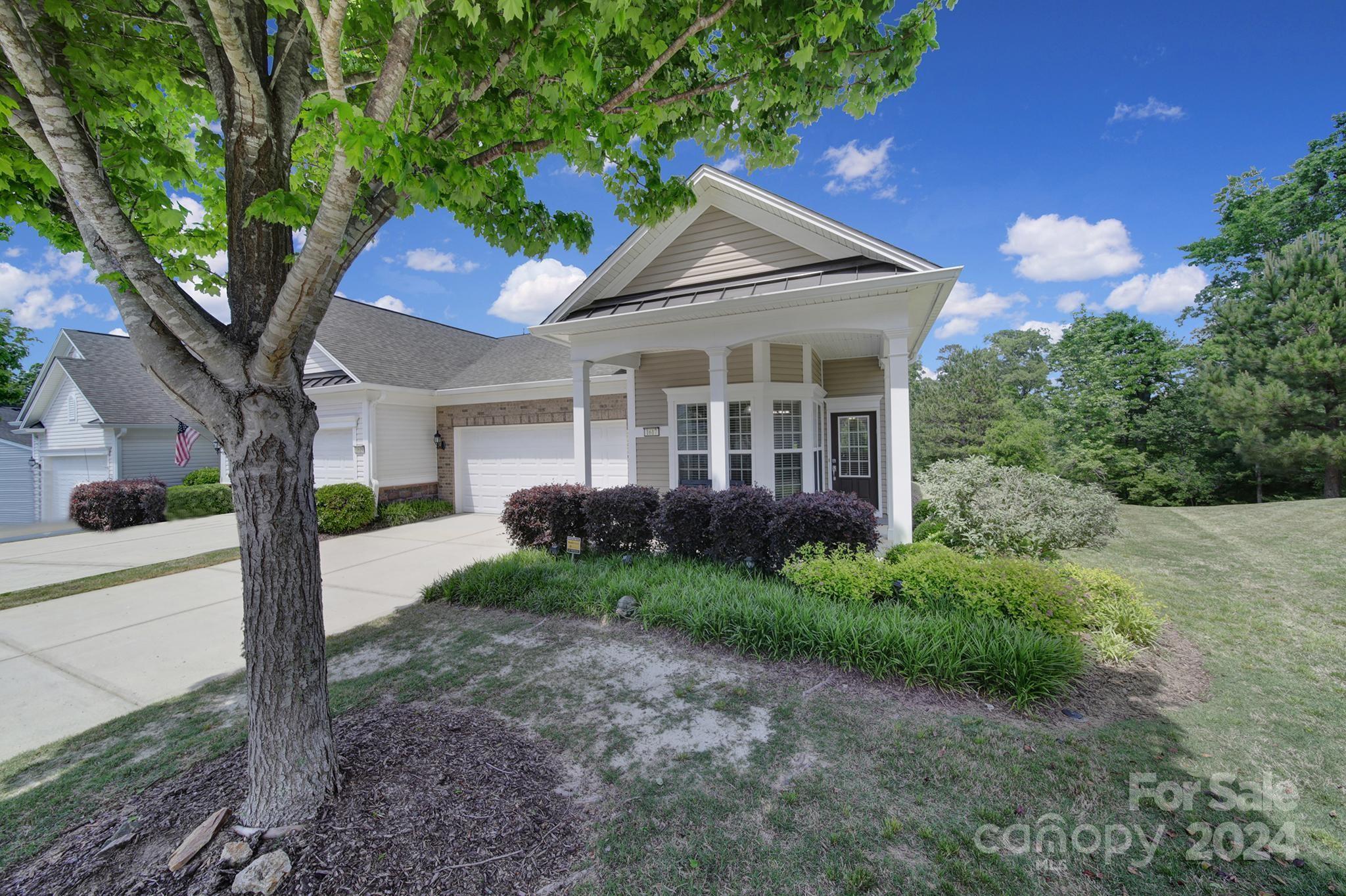 photo of home for sale at 1617 River Bend Boulevard