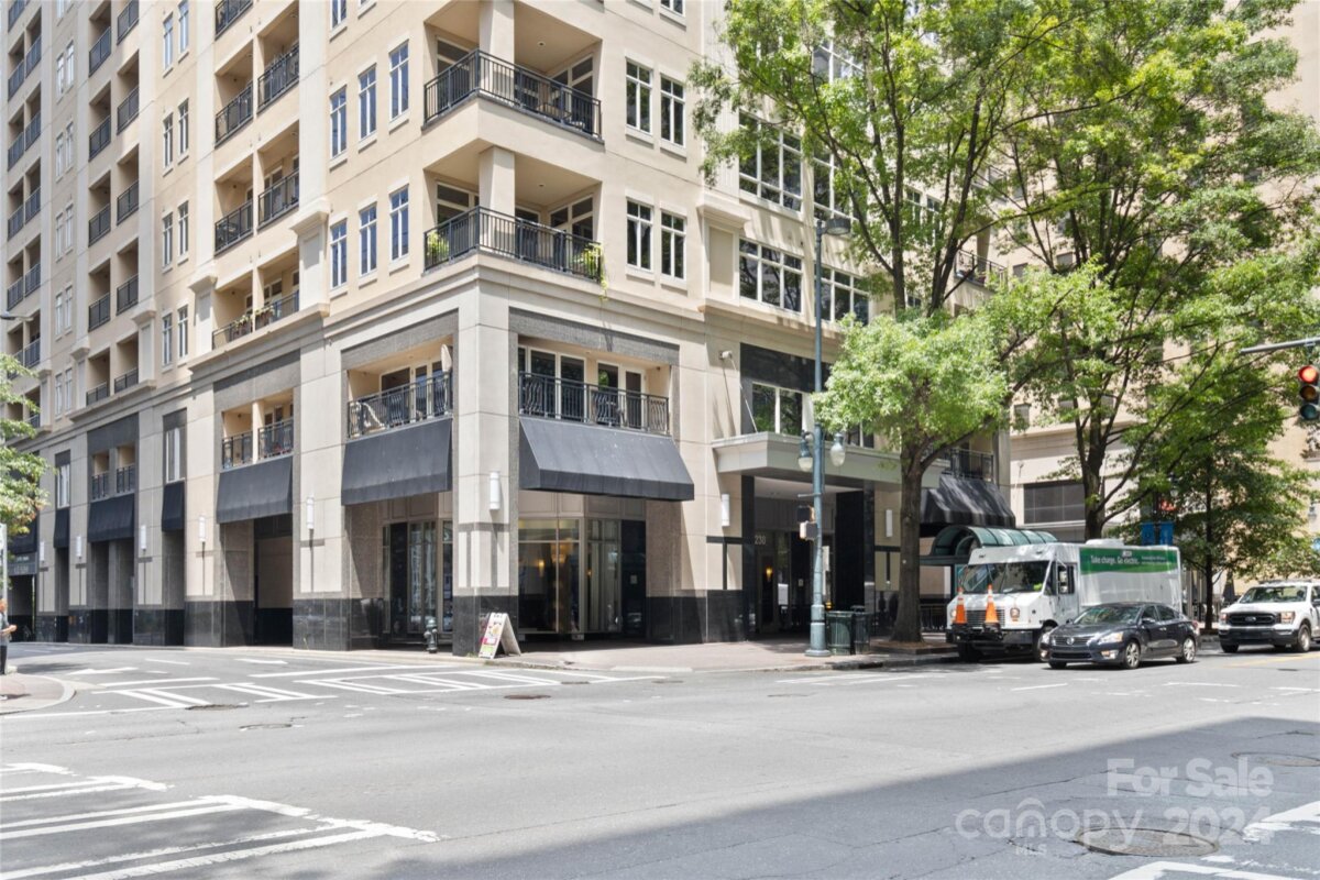 230 S Tryon Street Unit 704, Charlotte, NC 28202, MLS # 4165185