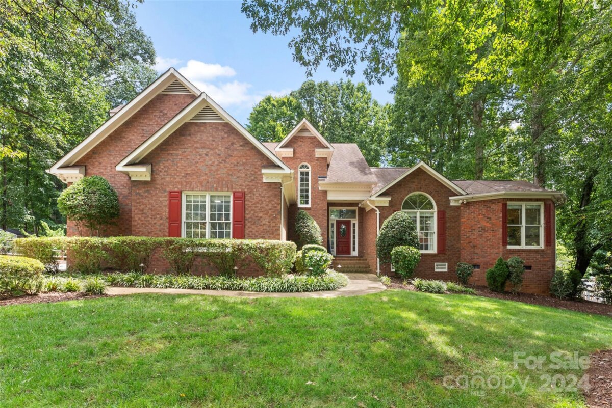 8734 Taunton Drive, Huntersville, NC 28078, MLS # 4170133