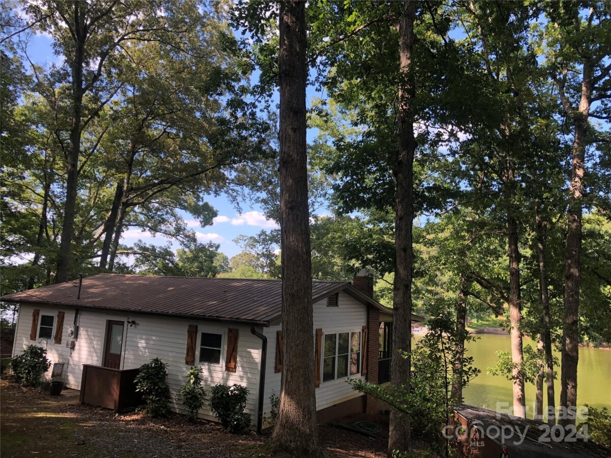 7180 Nancy Lee Circle, Sherrills Ford, NC 28673, MLS # 4174074