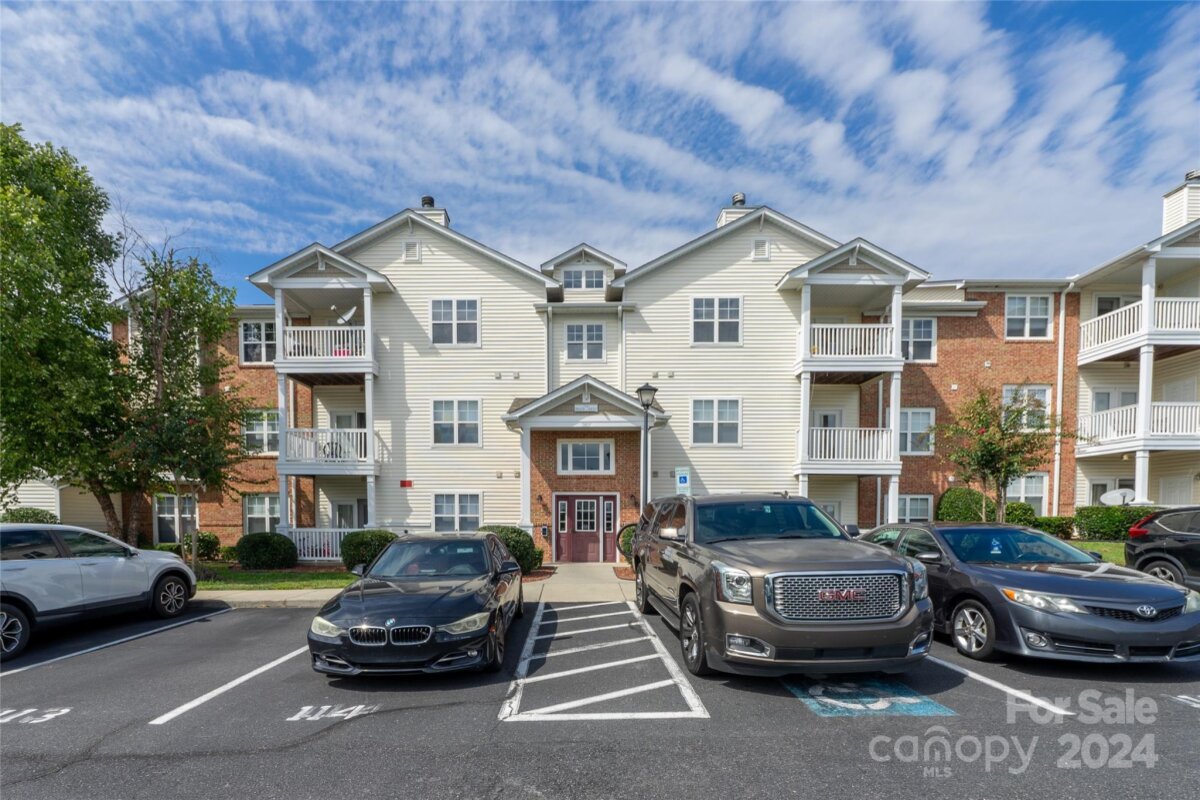 9811 Hyde Glen Court, Charlotte, NC 28262, MLS # 4181176