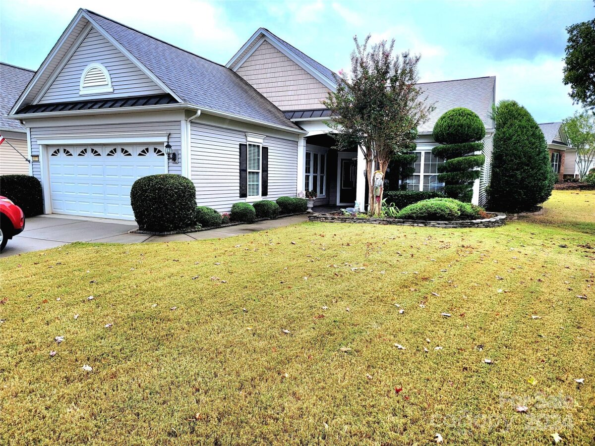 photo of home for sale at 41071 Calla Lily Street