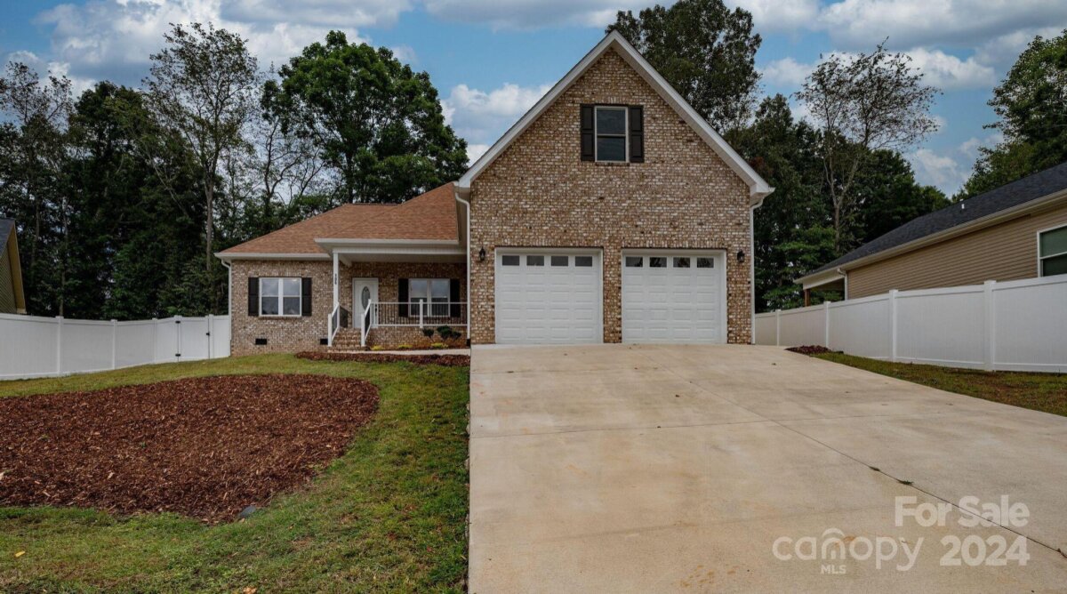 106 Eastwood Village Court, Hudson, NC 28638, MLS # 4184809