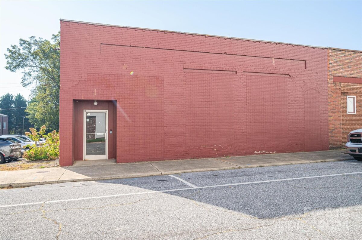 125 W Water Street, Lincolnton, NC 28092, MLS # 4190398