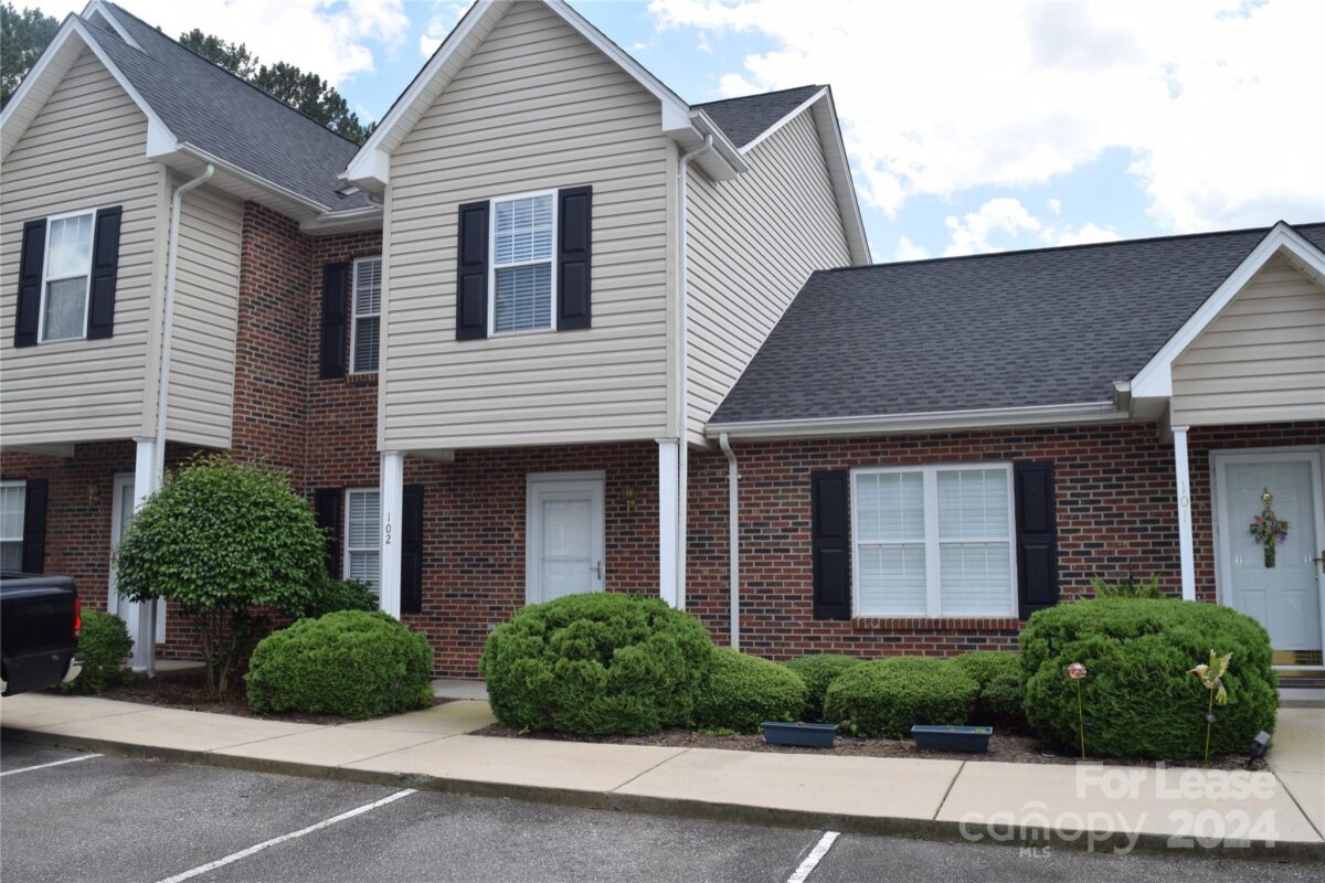 2240 15th Avenue Unit 102, Hickory, NC 28601, MLS # 4197756