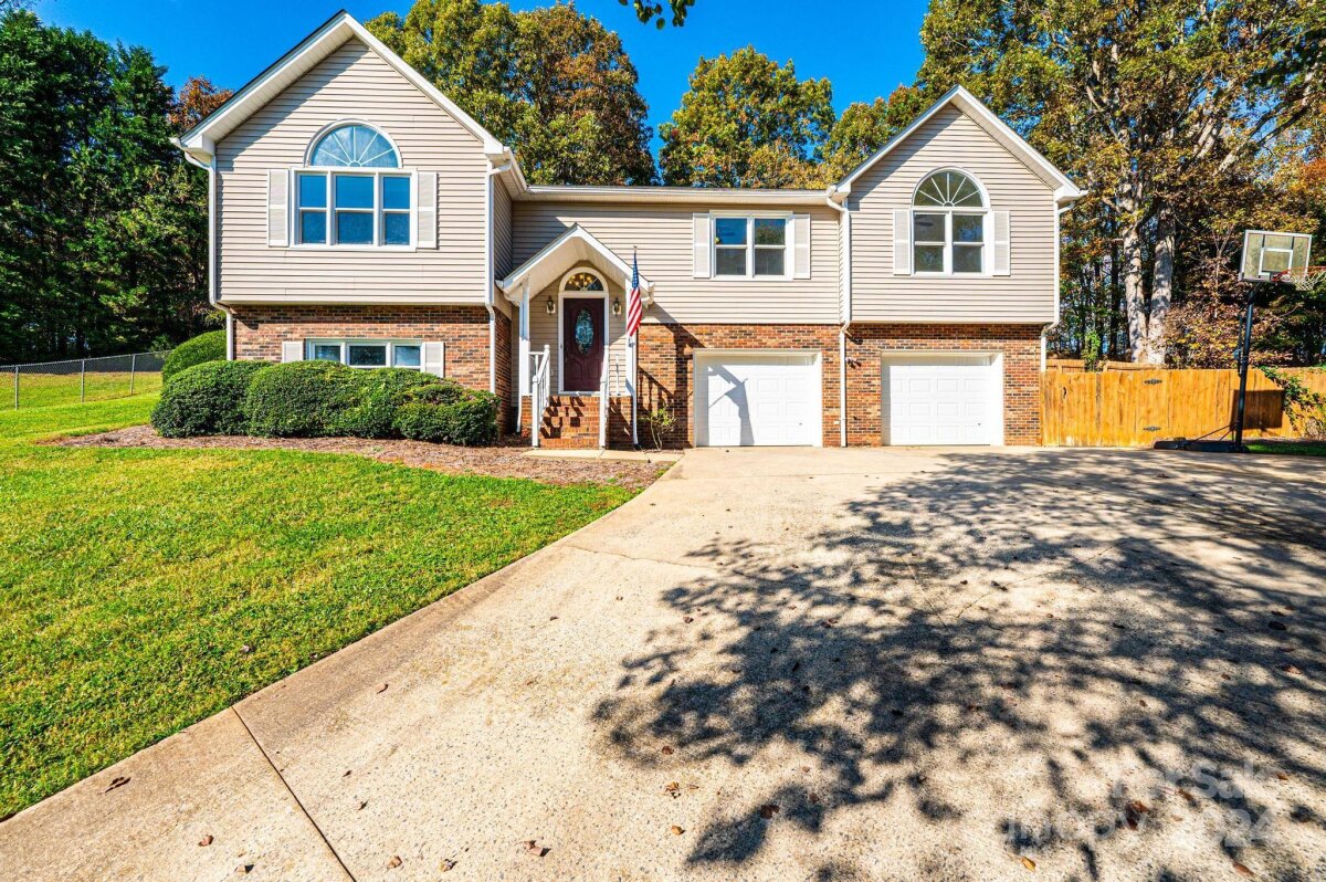 4189 Hemingway Drive, Hickory, NC 28601, MLS # 4199338