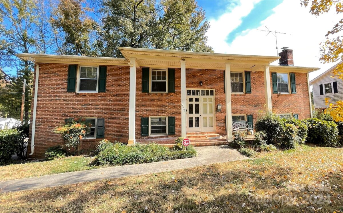 6308 E Lake Forest Road Unit 2, Charlotte, NC 28227, MLS # 4200364