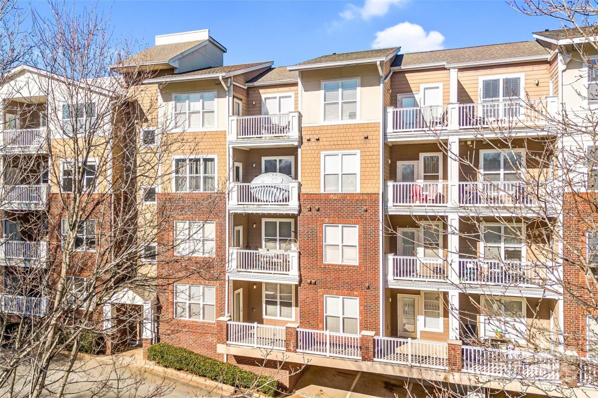 1000 E Woodlawn Road Unit 105, Charlotte, NC 28209, MLS # 4212909