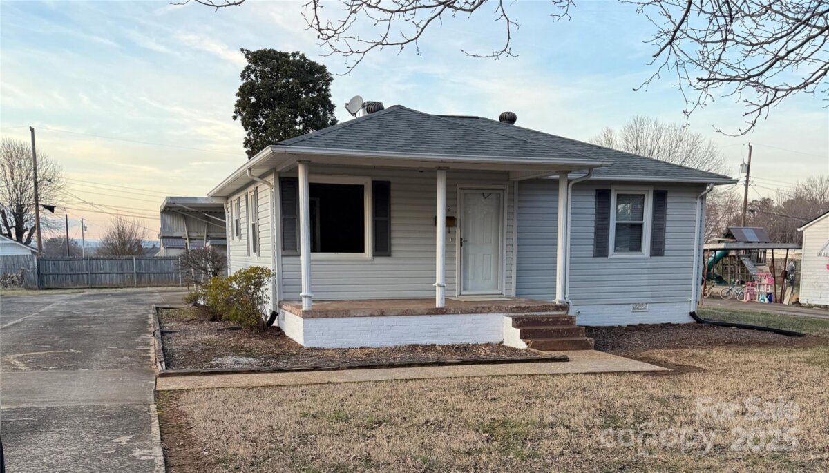 3412 1st Avenue Circle, Hickory, NC 28601, MLS # 4223660