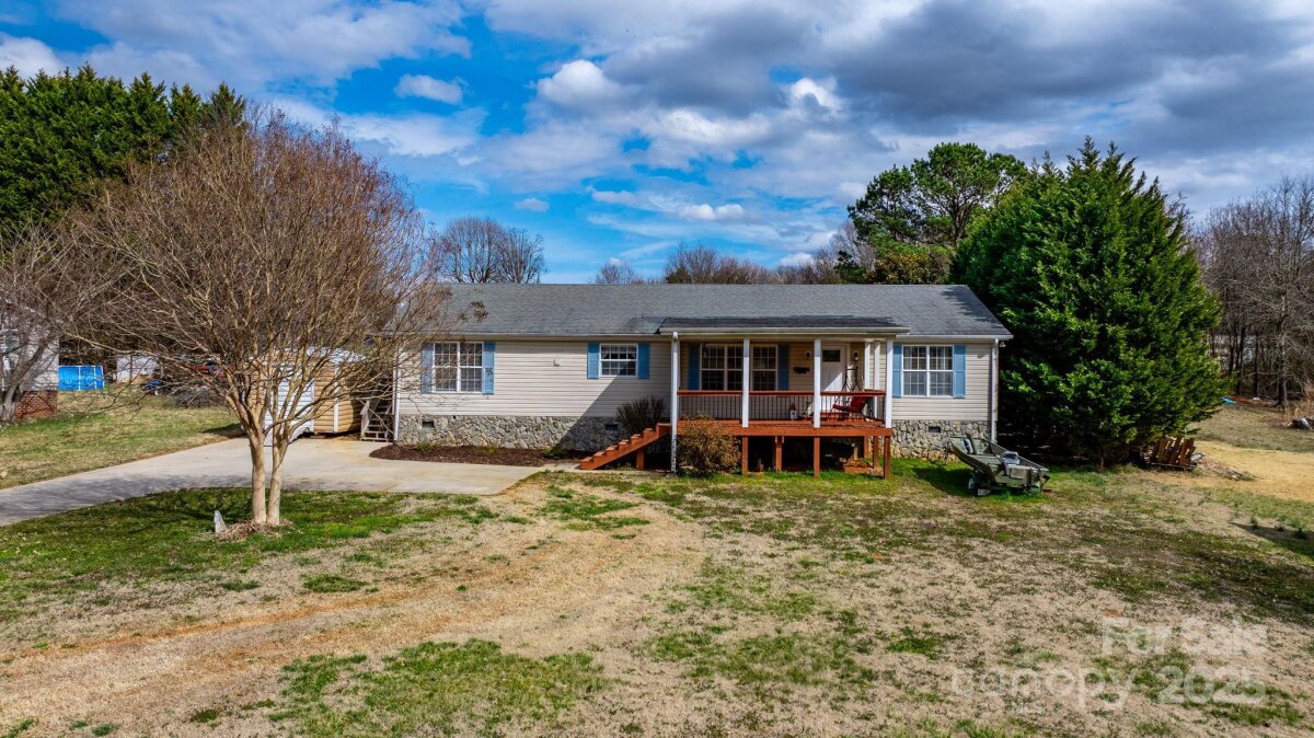 1818 Valley Springs Drive, Conover, NC 28613, MLS # 4223734