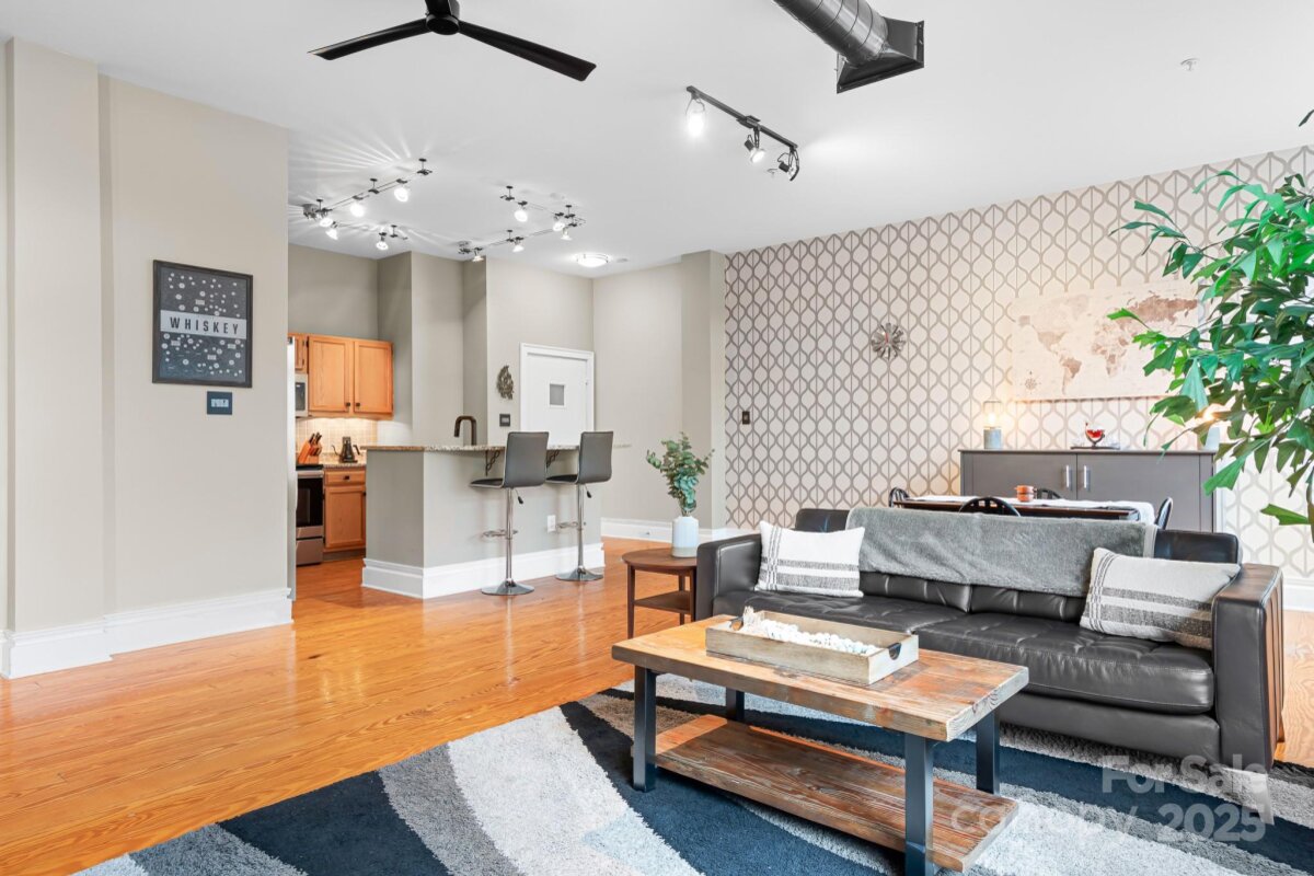404 N Laurel Avenue Unit 18, Charlotte, NC 28204, MLS # 4224263