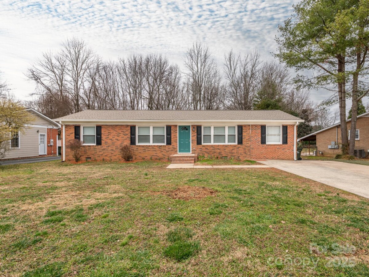 608 E Matthews Street, Matthews, NC 28105, MLS # 4224679