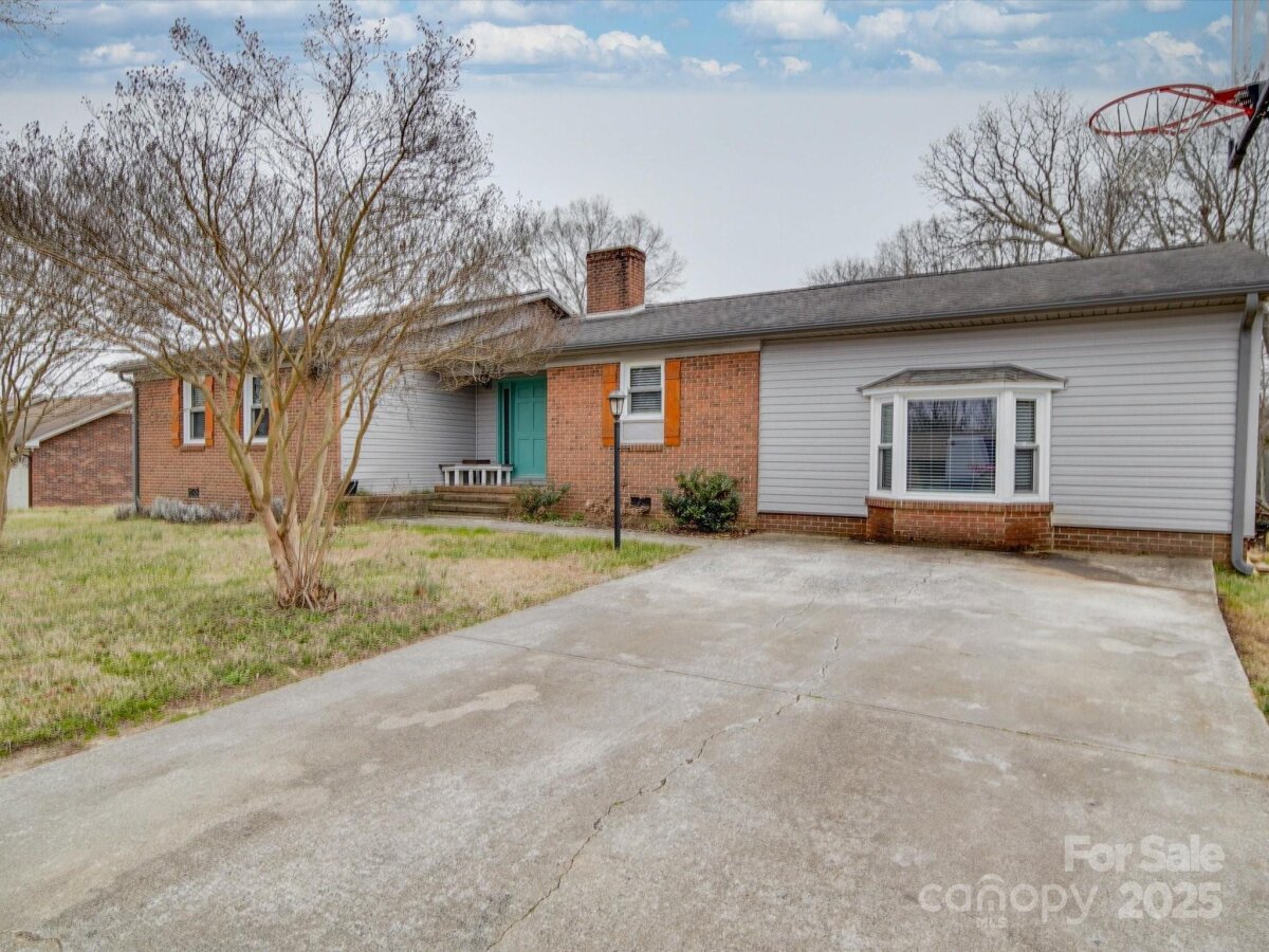 1525 Oakridge Drive, Salisbury, NC 28146, MLS # 4225983