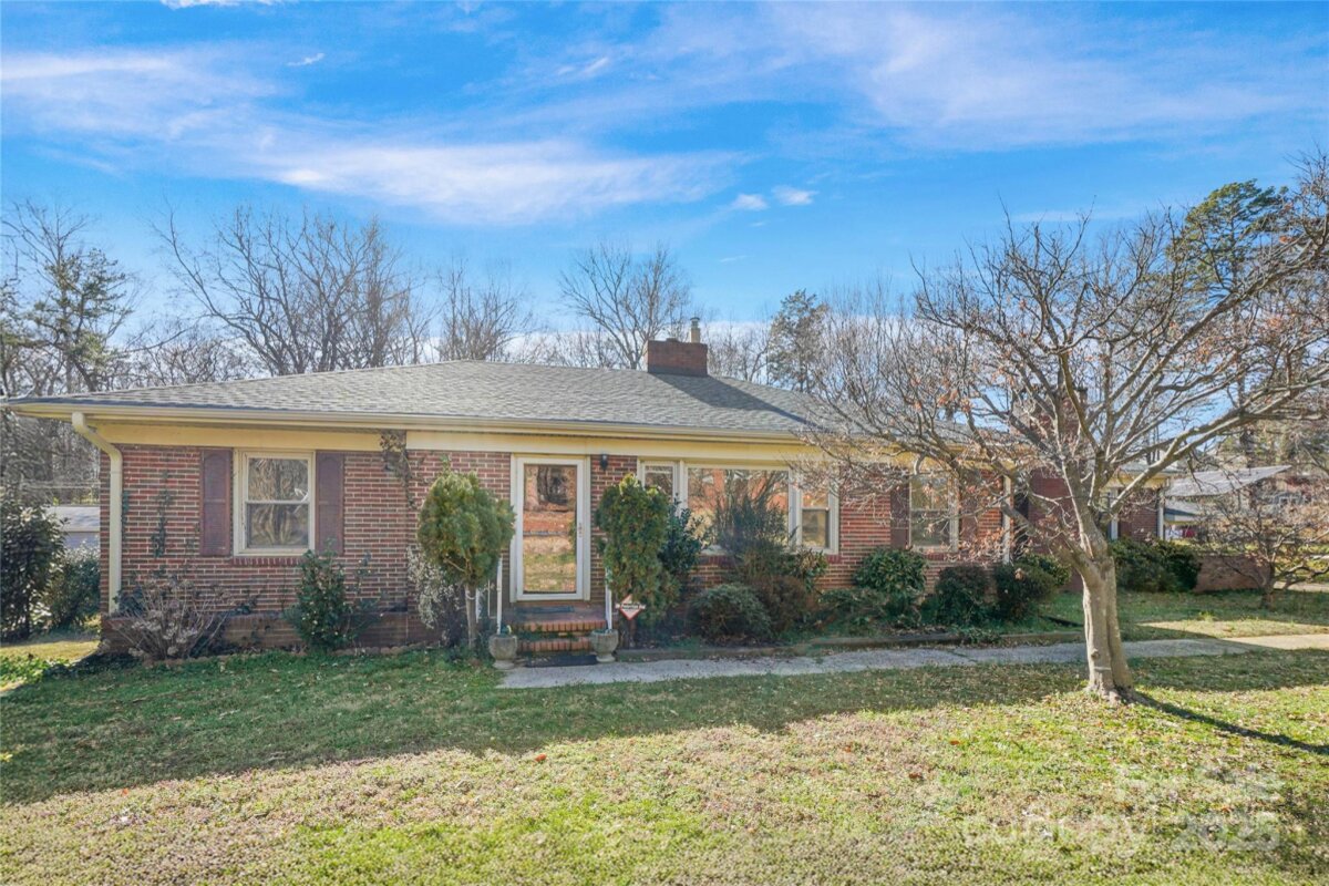 3901 Starmount Avenue, Charlotte, NC 28269, MLS # 4227544
