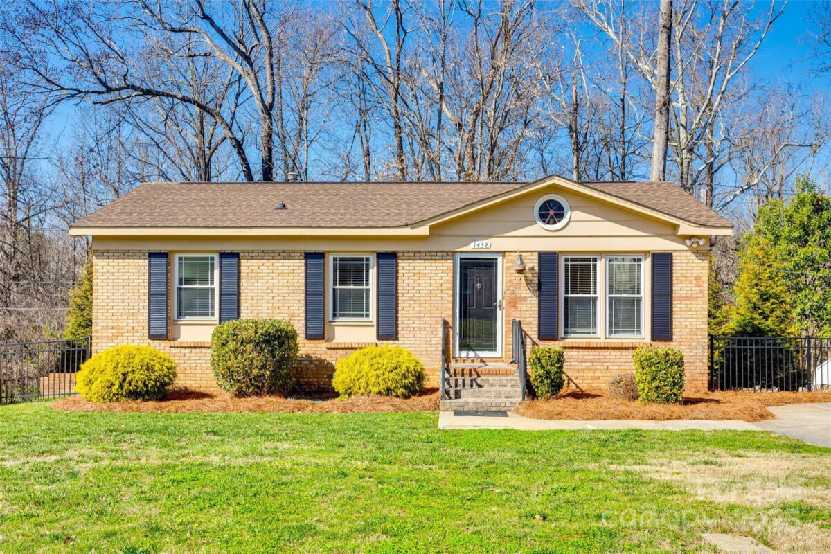 1438 Plumstead Road, Charlotte, NC 28216, MLS # 4228243