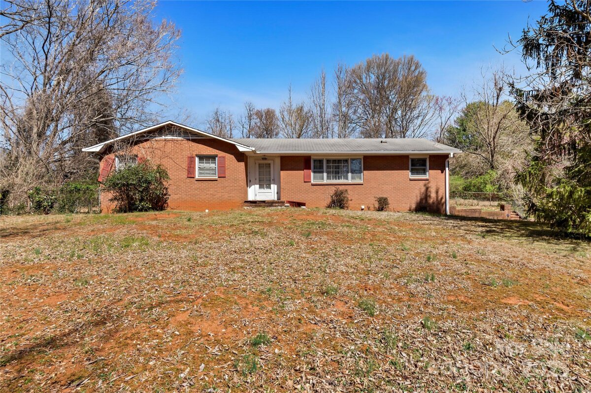 4300 Lisa Drive, Winston Salem, NC 27103, MLS # 4234720