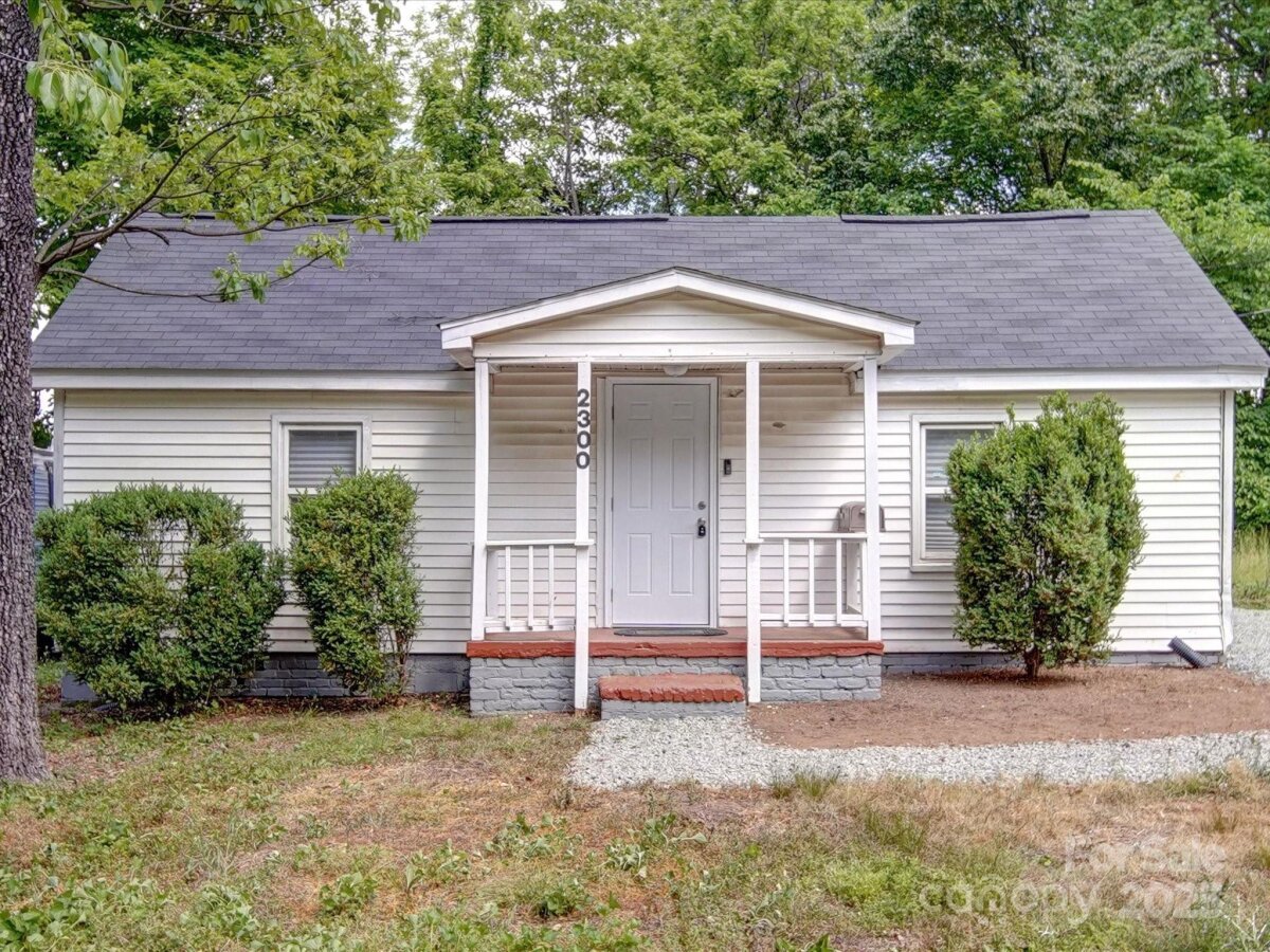 2300 Kennesaw Drive, Charlotte, NC 28216, MLS # 4240575