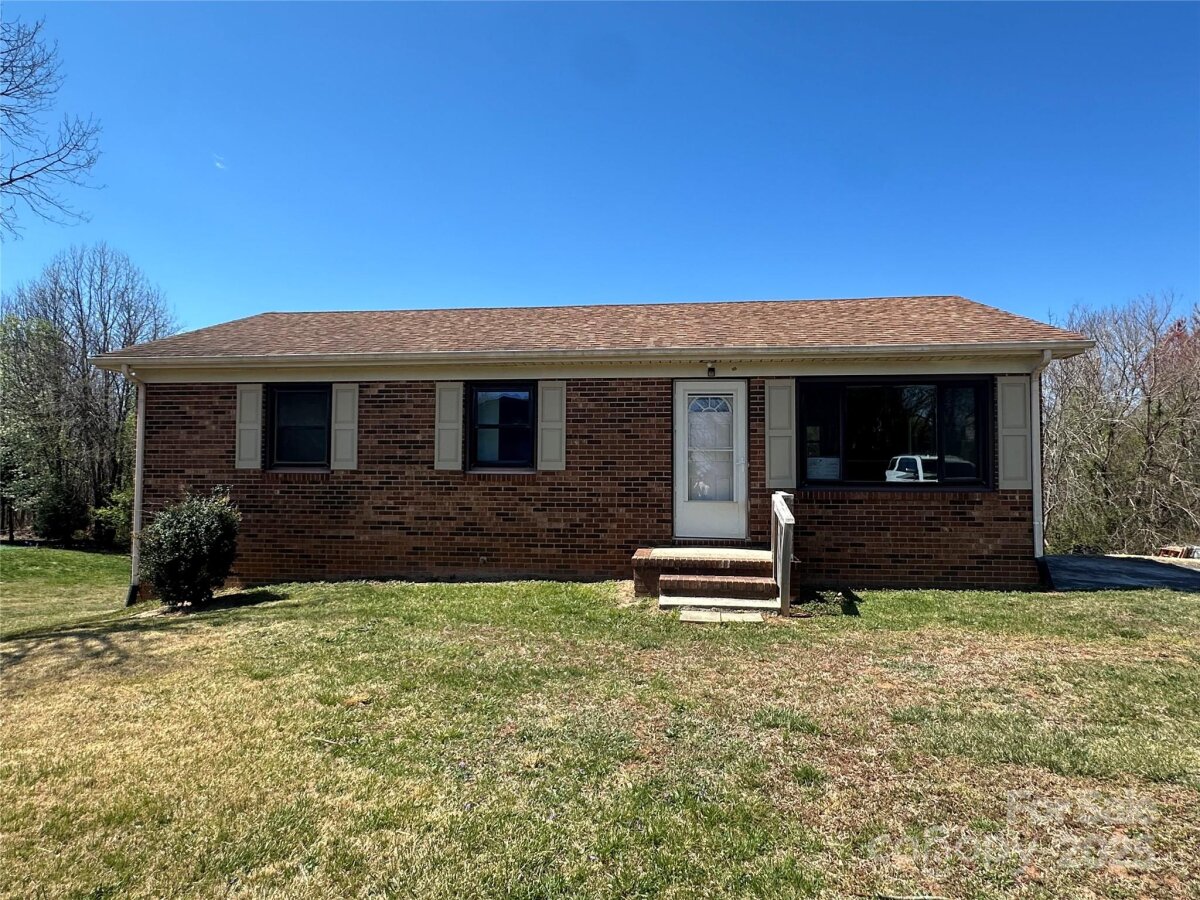 156 Shamrock Avenue, Mount Airy, NC 27030, MLS # 4241937