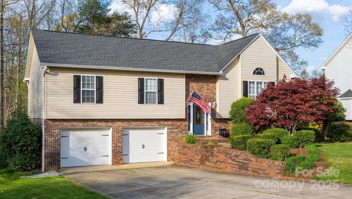 3704 25th Street Place, Hickory, NC 28601, MLS # 4242158